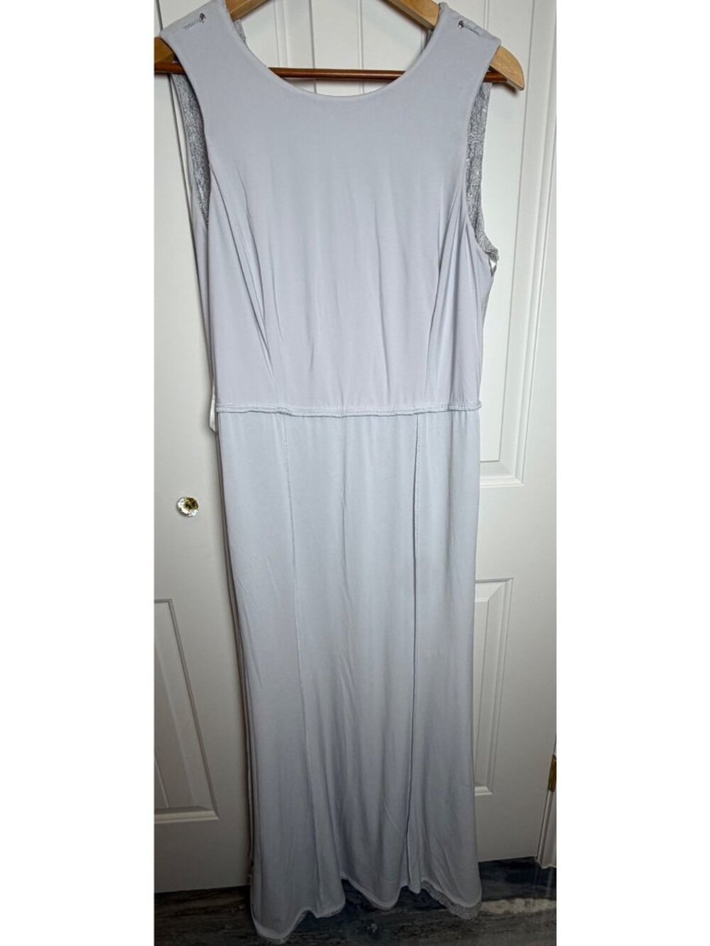 Lauren Ralph Lauren Silver Lace Sleeveless Gown with Ruffle Hem, Formal, SZ 14 - Picture 9 of 9